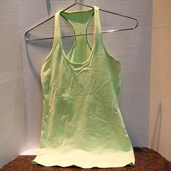 LuluLemon Racer Back Top...Size 4-6...EUC - Picture 1 of 3